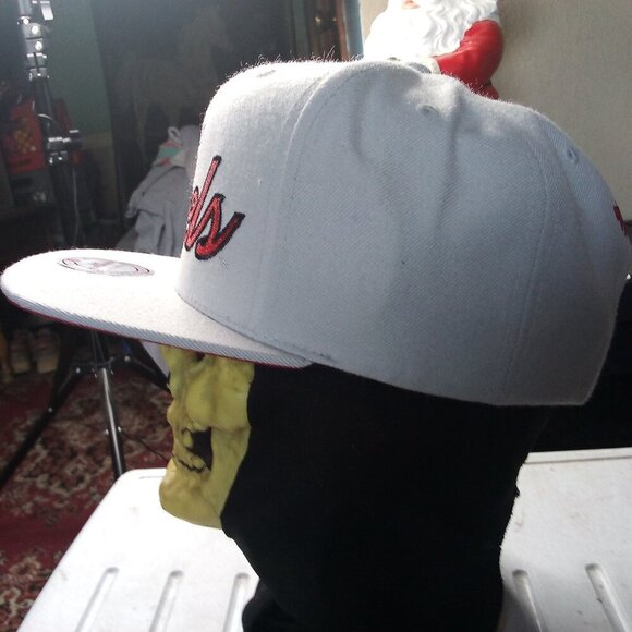 NWT Mitchell & Ness UNLV Runnin' Rebels Script Snap Hat Cap - Picture 2 of 9